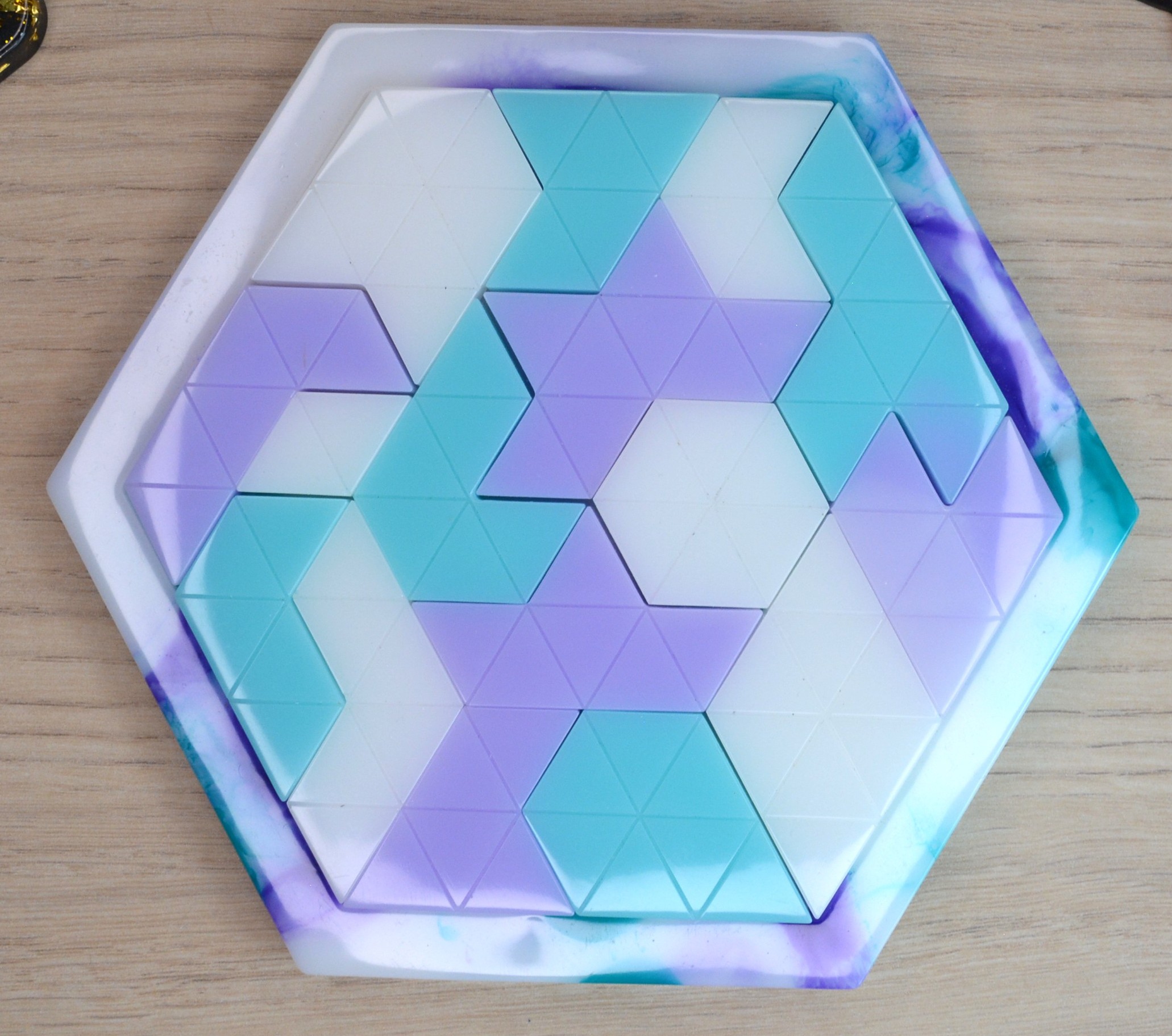 Violet, vert et blanc 1