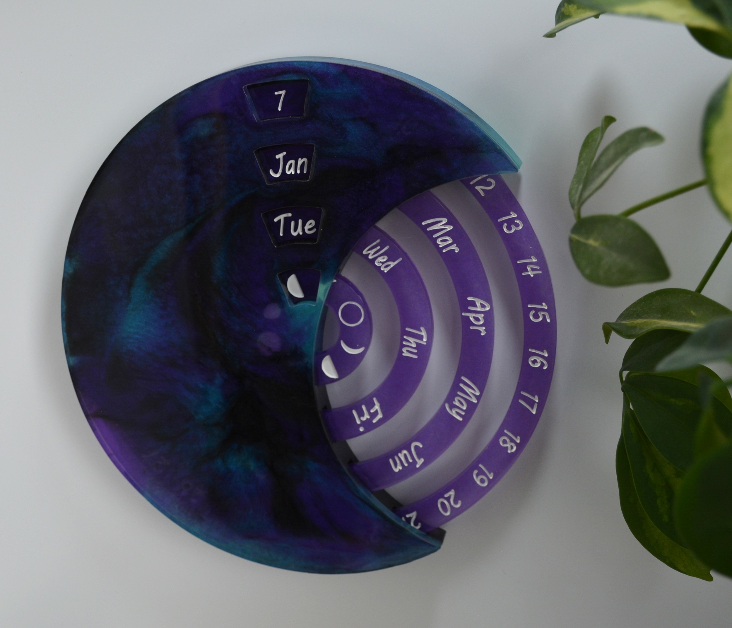 Calendrier bleu violet noir 1