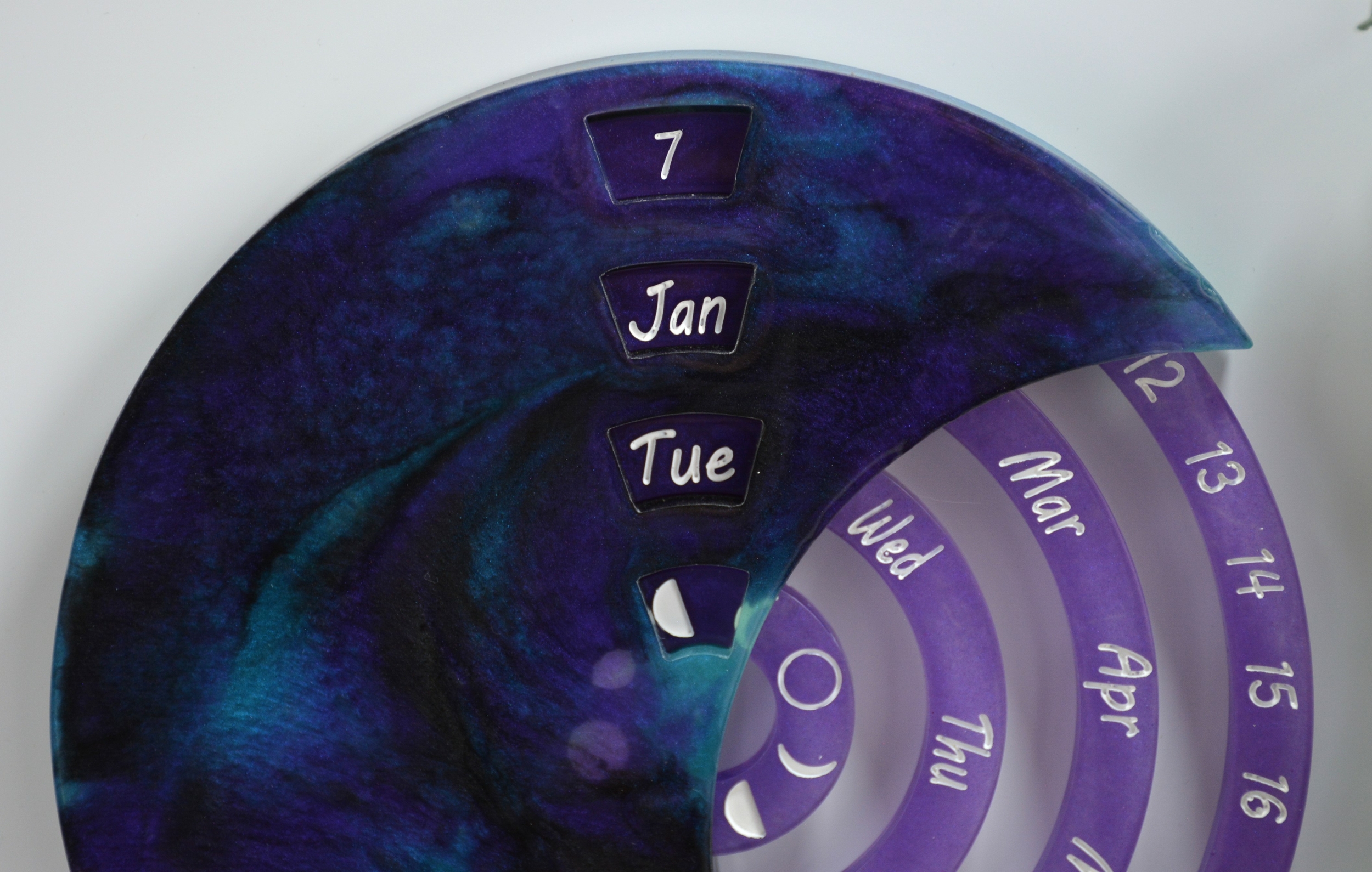 Calendrier bleu violet noir 3