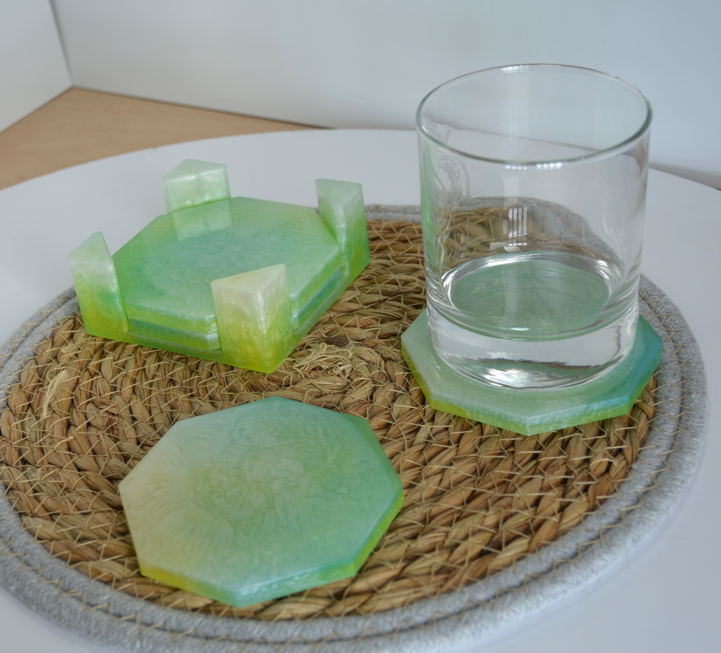 Dessous de verre blanc, vert et jaune 5