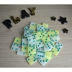 Dominos jaune et paillettes