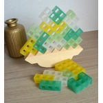 Equilibre jaune, vert et blanc 1