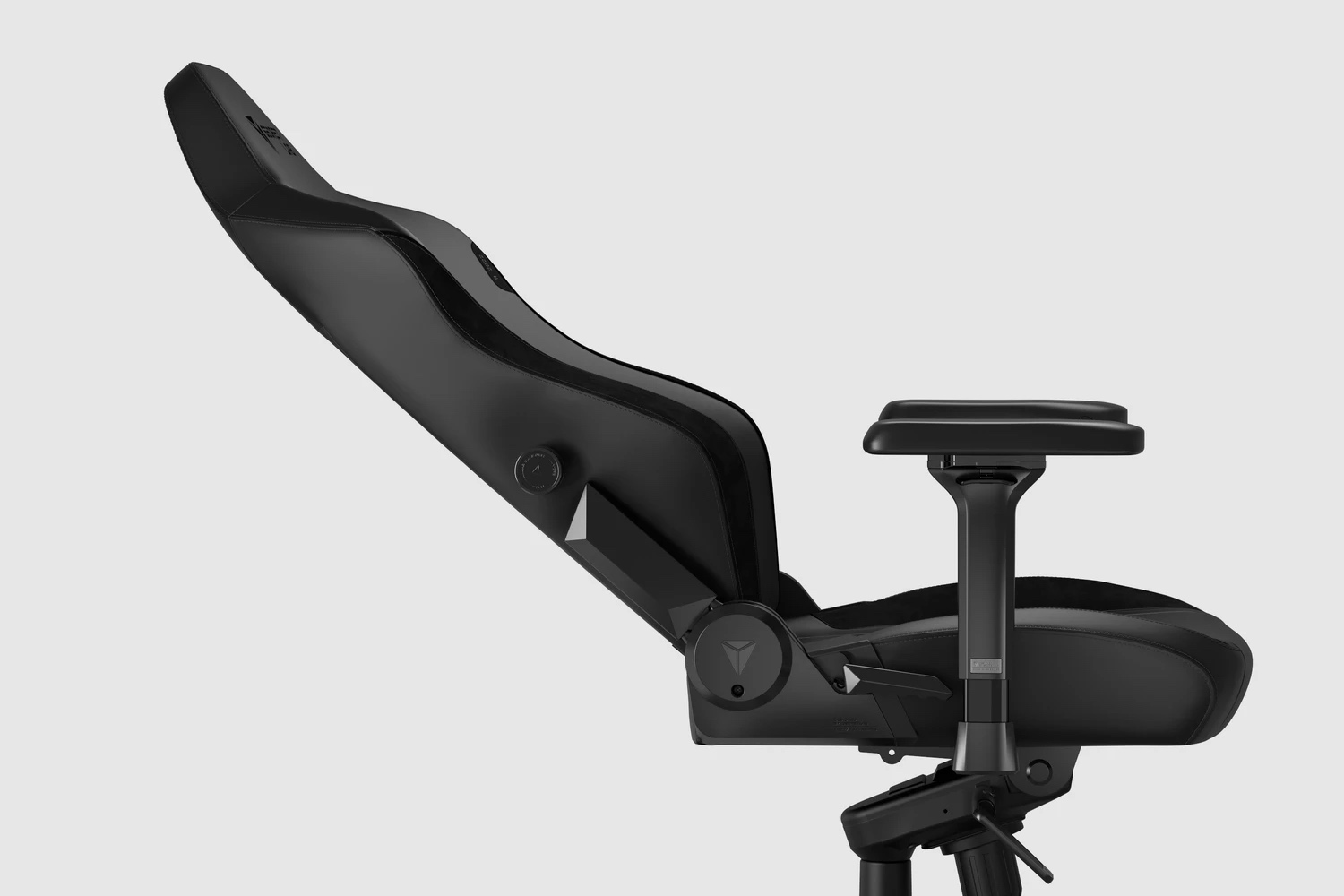 side-secretlab-black