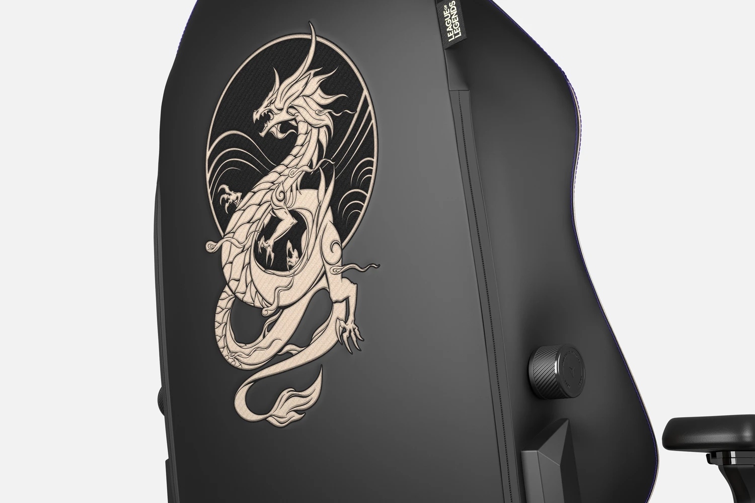 backside-gaming-chair-kda