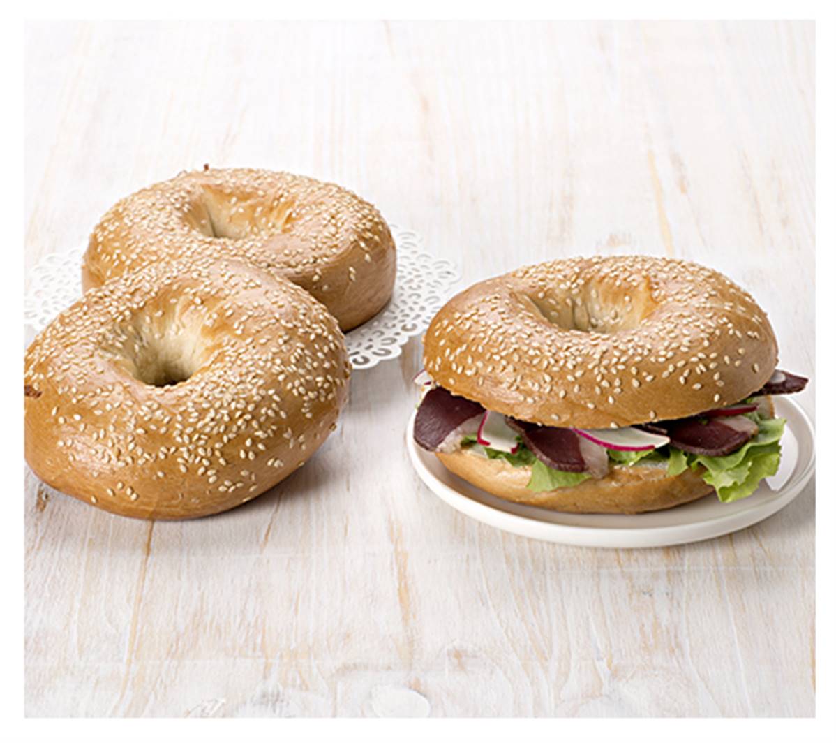 Bagel au sésame cuit Ø11cm 115gr, carton de 30