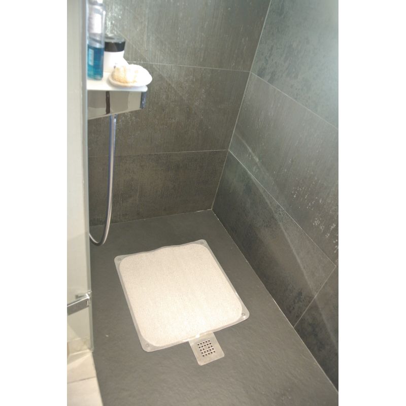 tapis-de-douche-antiderapant-blanc-antigua-dans-douche-fixe-par-4-ventouses-empeche-stagnation-eau