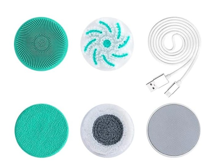 cinq-brosses-interchangeables-et-un-cable-de-chargement-pour-brosse-soins-de-la-peau-rechargeable