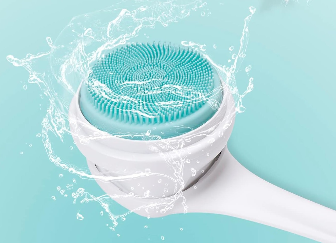 une-tete-de-brosse-soins-de-la-peau-rechargeable-montee-sur-manche-en-train-de-tourner-avec-une-brosse-interchangeable