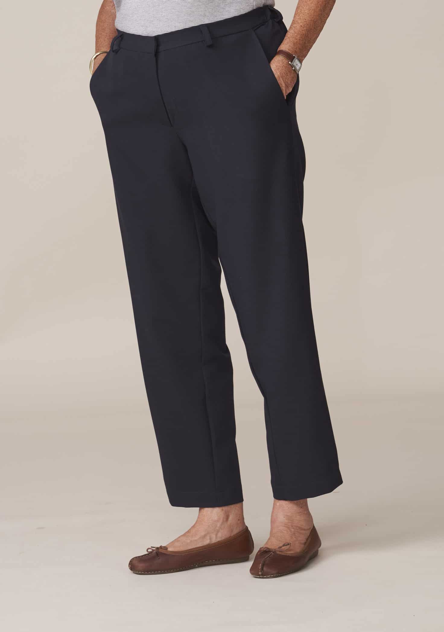 PAULINE - pantalon-droit-bleu-marine-vetement-elegant-adapte-senior-scaled-e1598728296749
