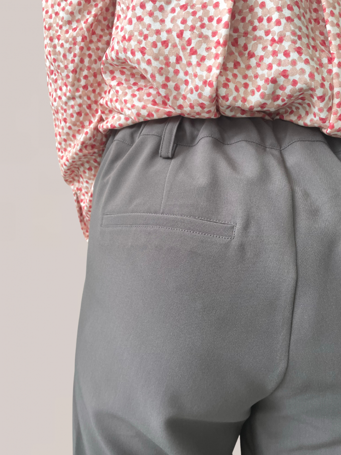 PAULINE TAUPE - vetement-pantalon-personne-agee-senior-taupe-zoom-dos-700x933