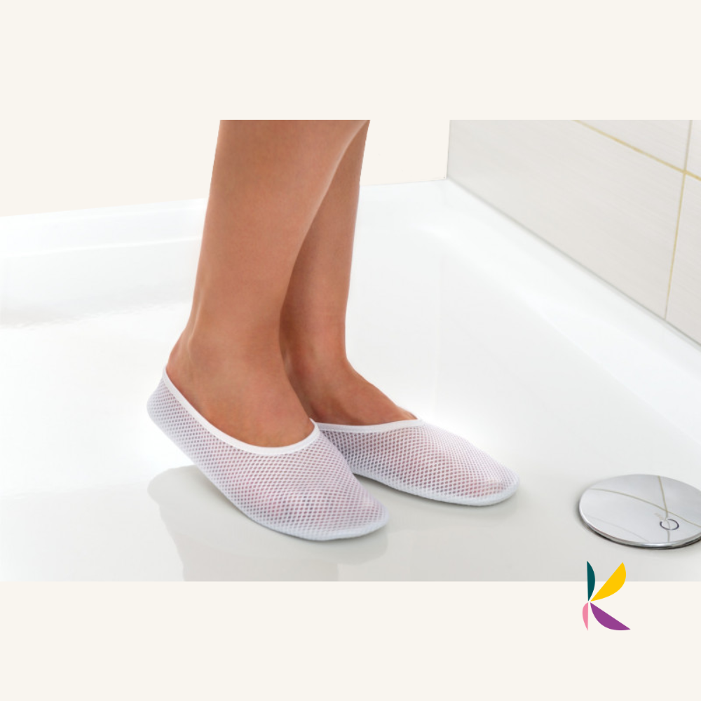 27 - Chaussons de douche