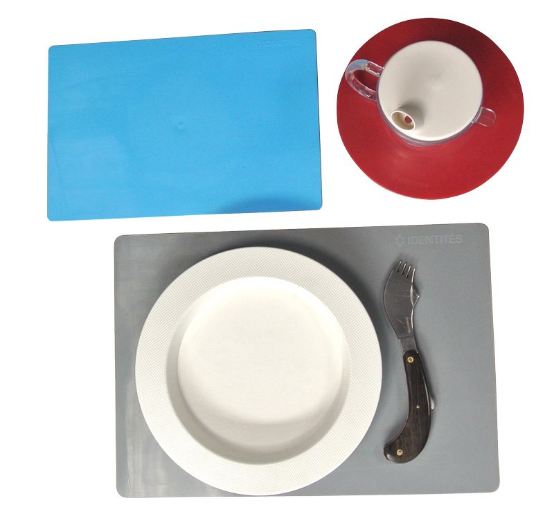 trois-sets-de-repas-antiderapant-ergo-plus-special-lave-vaisselle-mis-en-situation-de-repas
