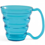 une-tasse-ergo-avec-grande-anse-bleue-pour-les-grandes-mains