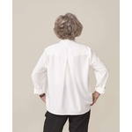 chemisier-uni-charlotte-dos-vetement-adapte-senior-scaled-e1598710363496