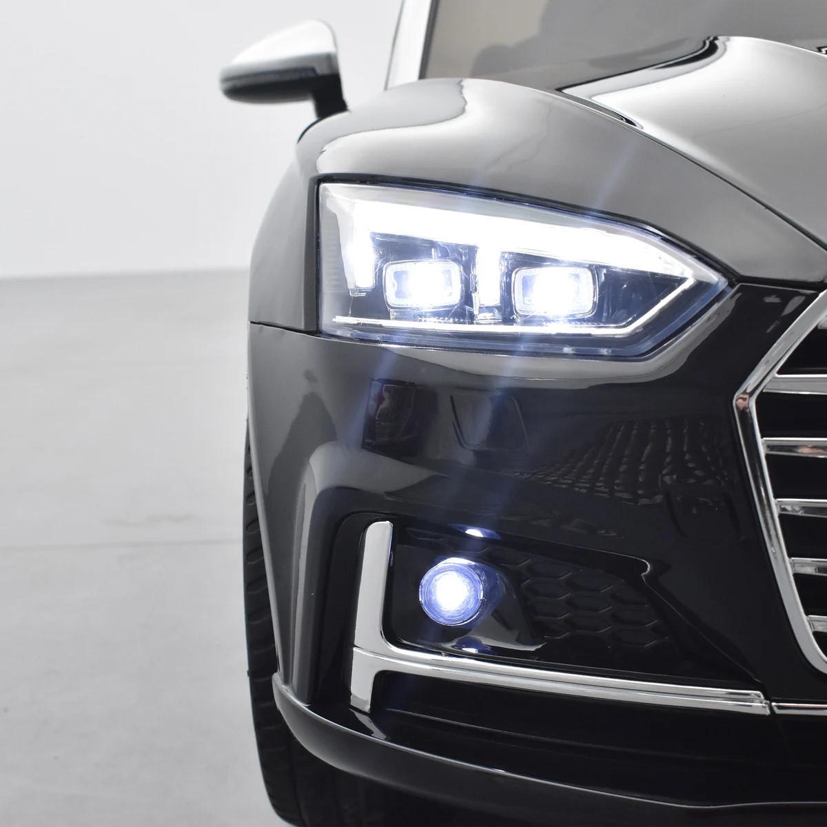VOITURE ÉLECTRIQUE ENFANT AUDI S5 COUPÉ TFSI NOIR 14 SUR 15