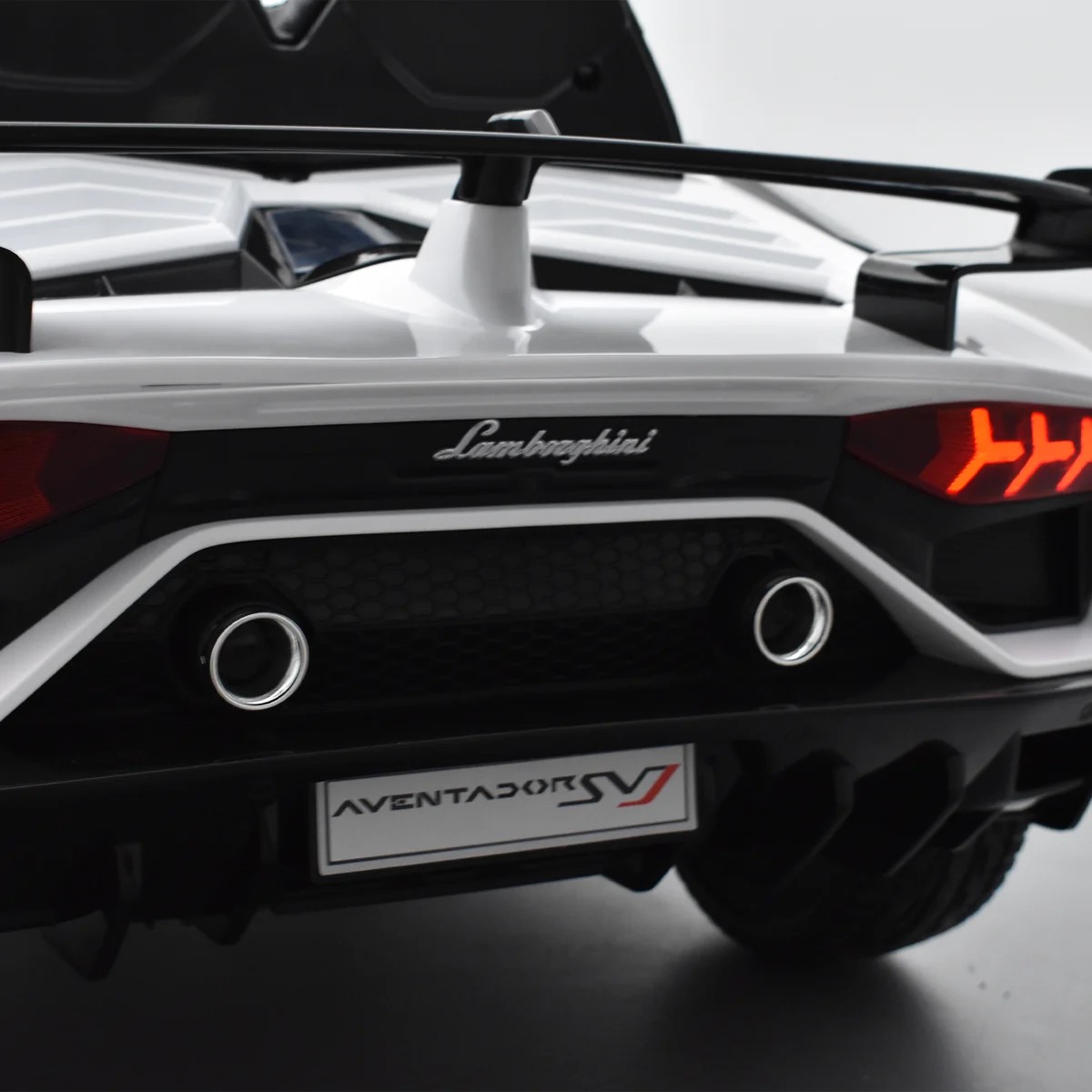 VOITURE ÉLECTRIQUE ENFANT LAMBORGHINI AVENTADOR SVJ 12V BLANC 7 SUR 15