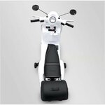 scooter-electrique-enfant-piaggio-vespa-px150-blanc-apollo 6 sur 9