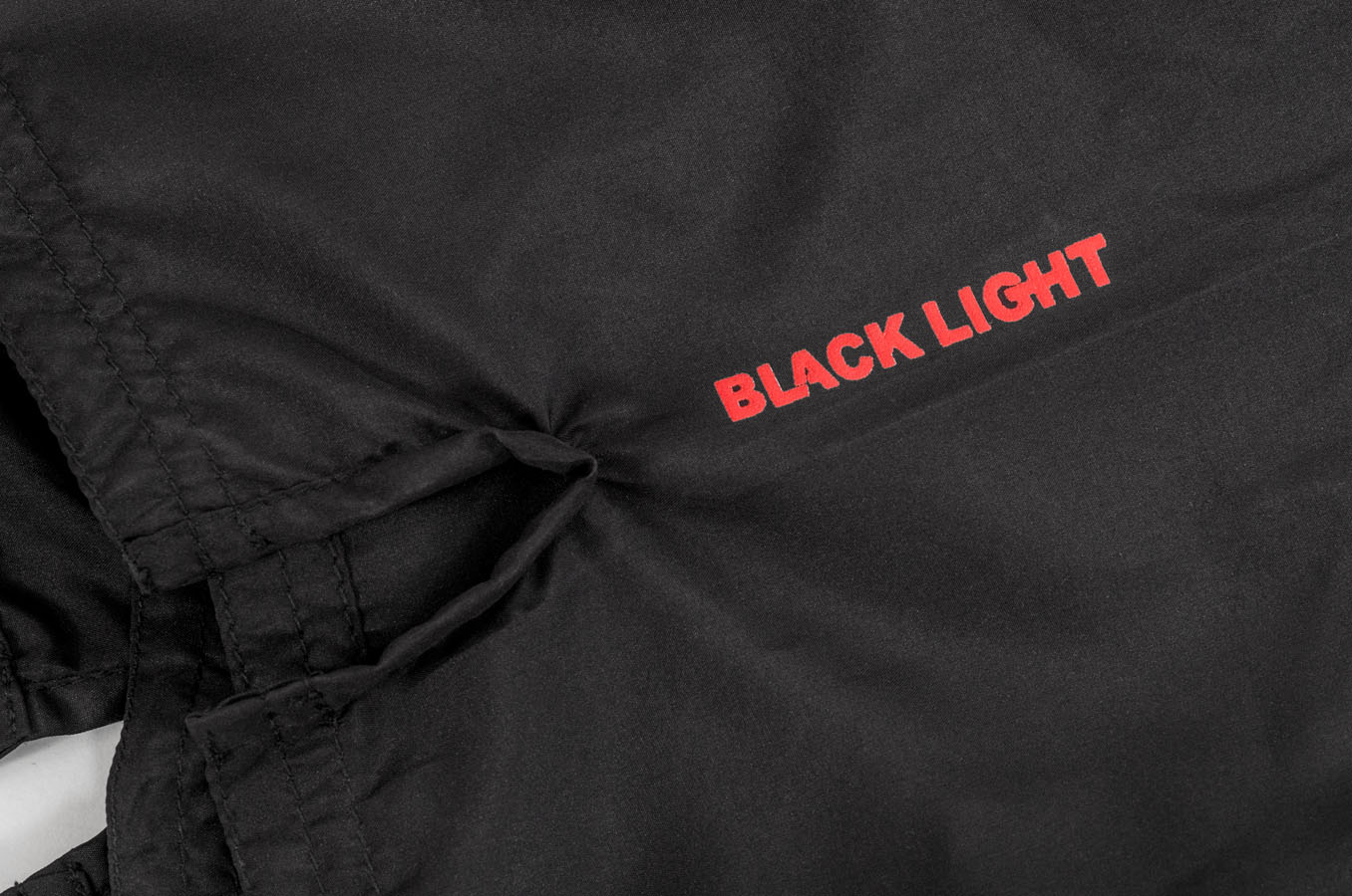 short_metal_boxe_black_light_tc67n