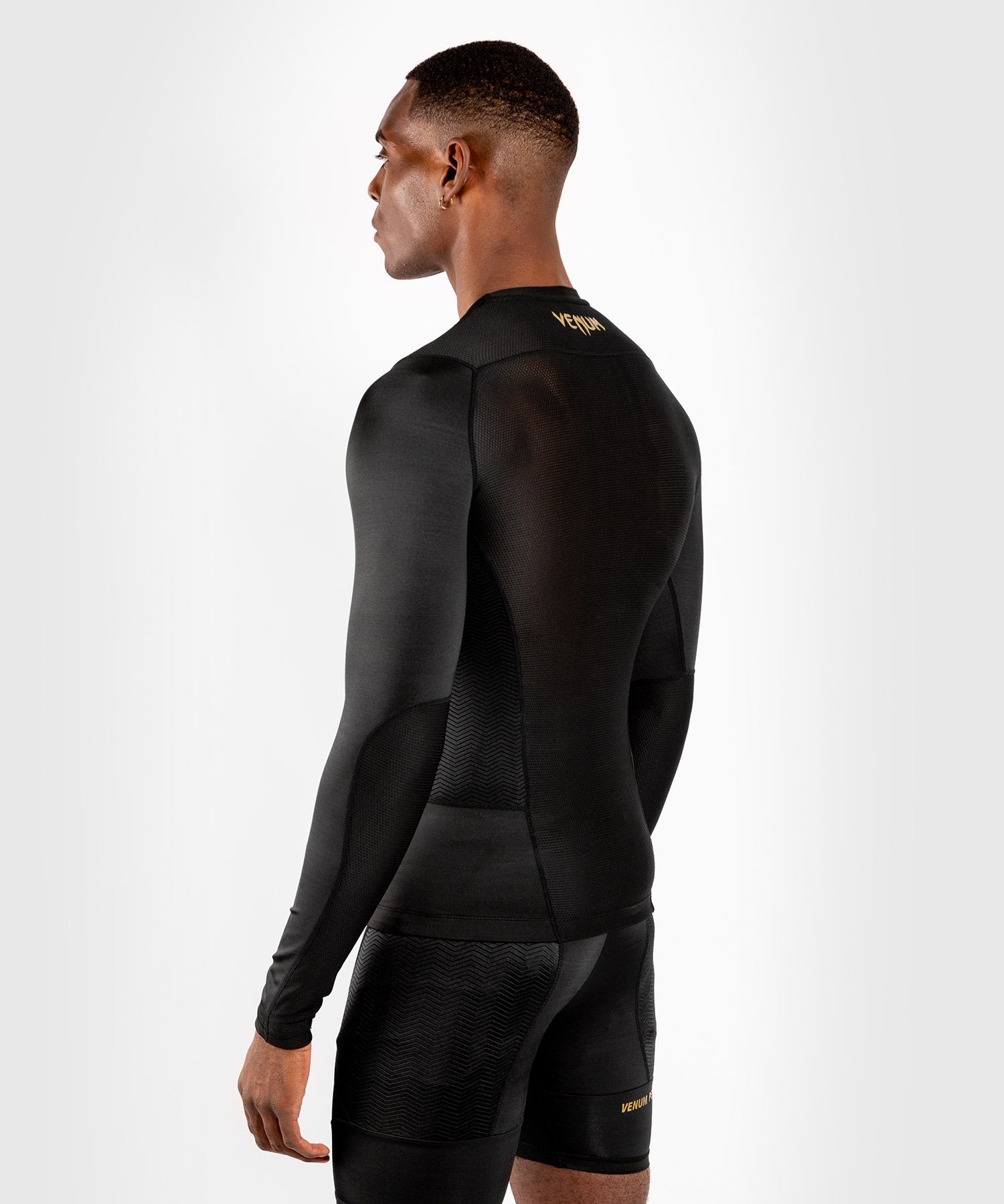 rashguard-manches-longues-g-fit-venum-noir-or-03726-126