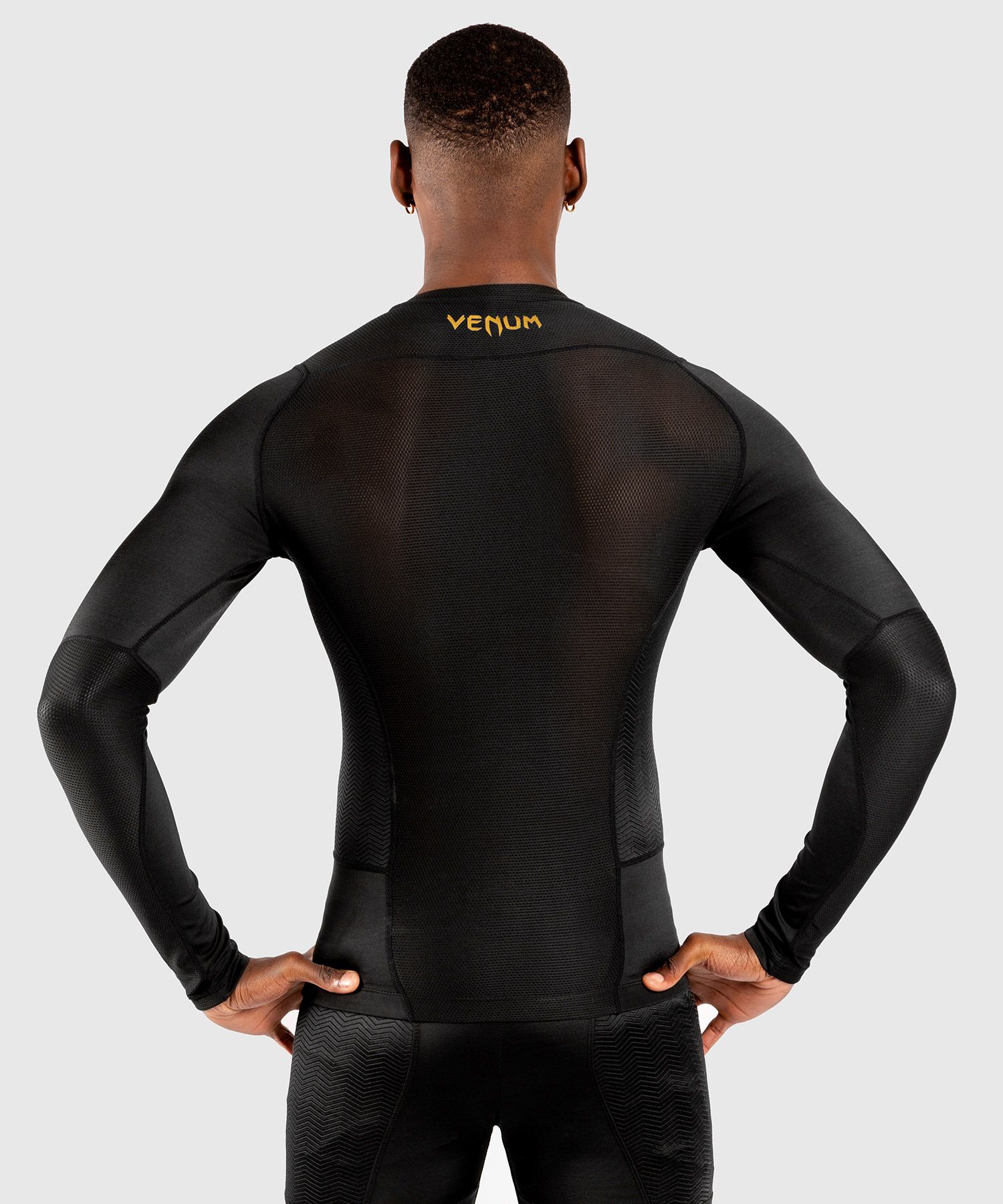rashguard-manches-longue-g-fit-venum-noir-or-03726-126