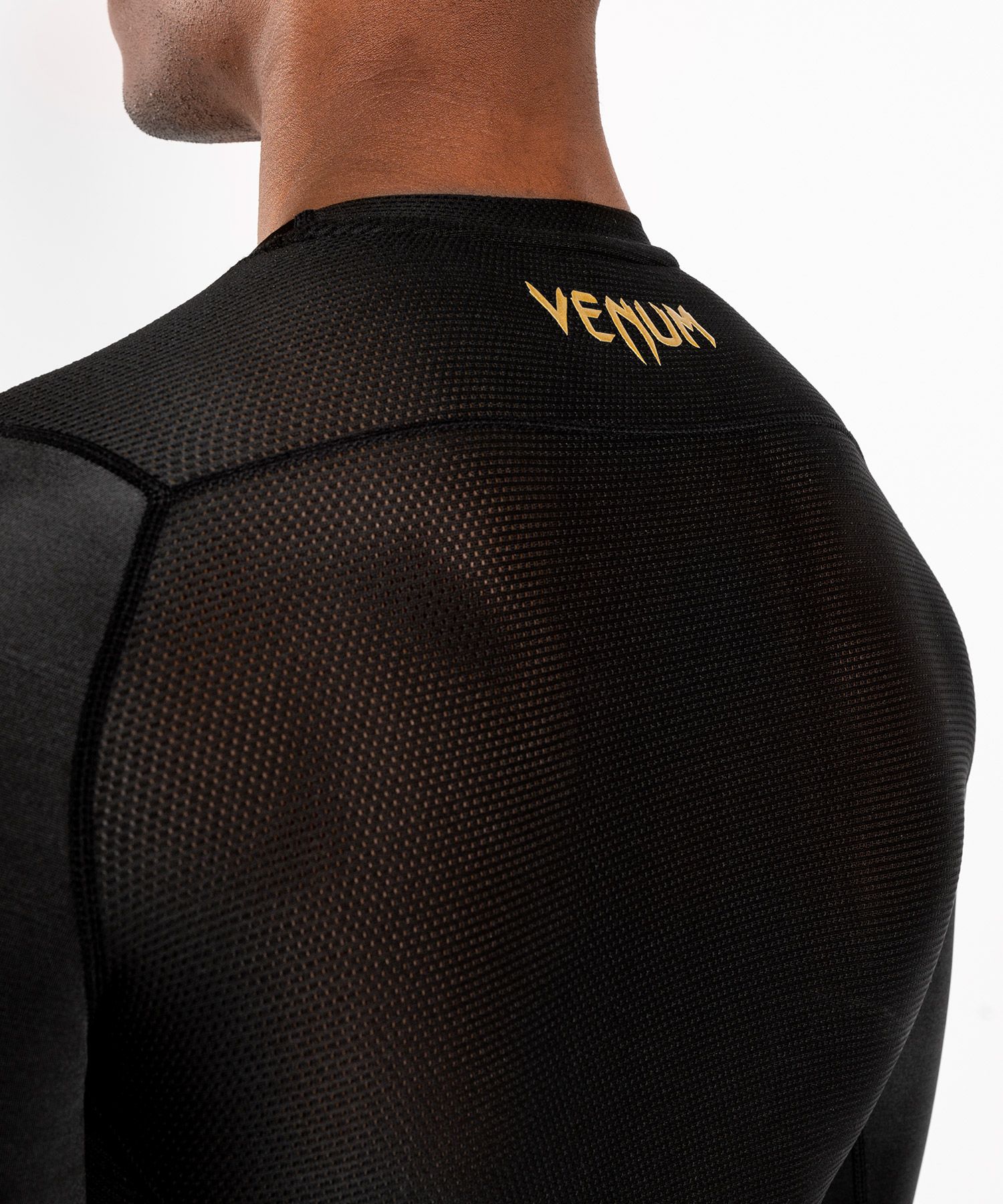 rashguard-manches-longues-fit-venum-noir-or-03726-126