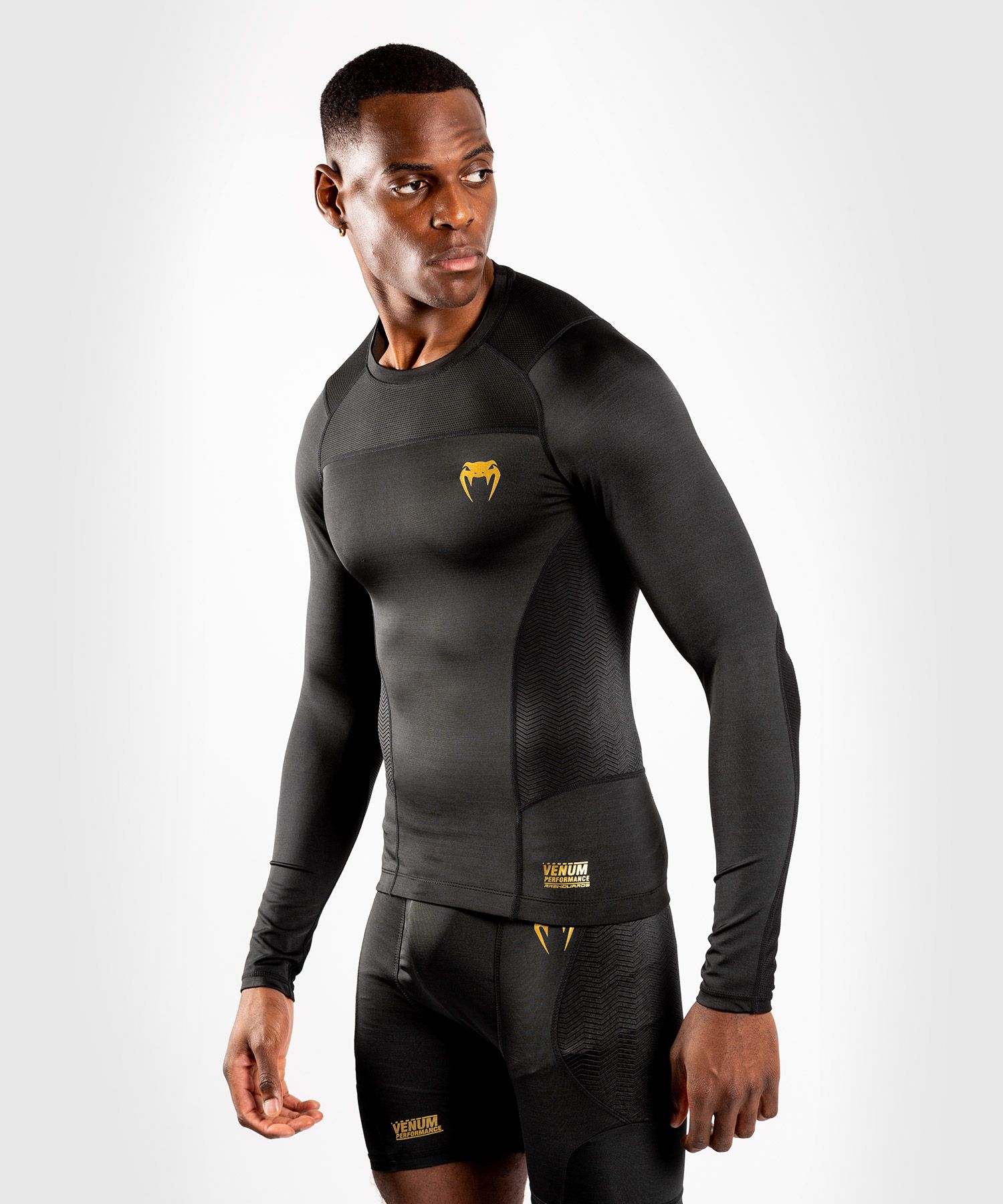 rashguard-manche-longue-g-fit-venum-noir-or-03726-126