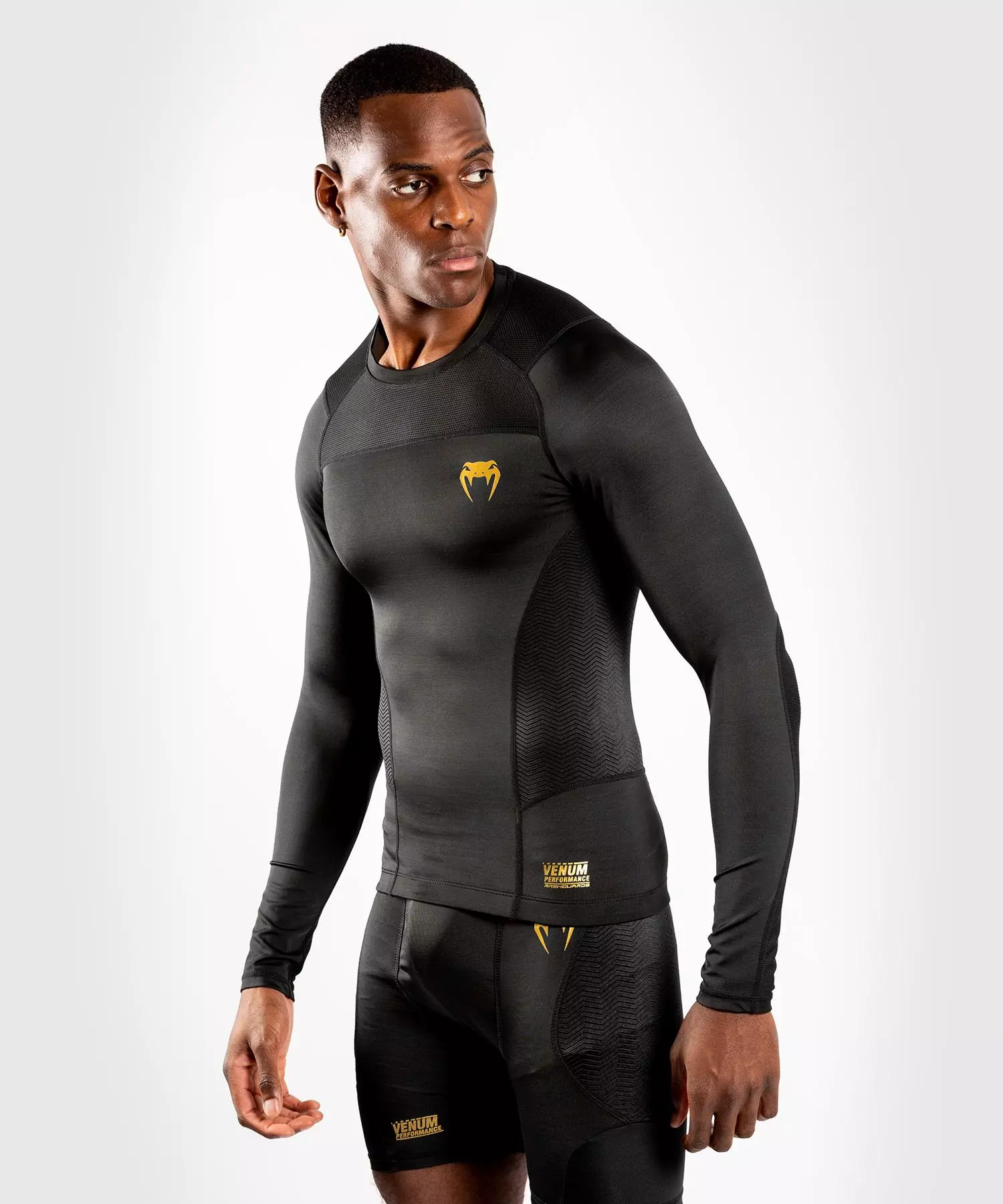 rashguard-manche-longue-g-fit-venum-noir-or-03726-126
