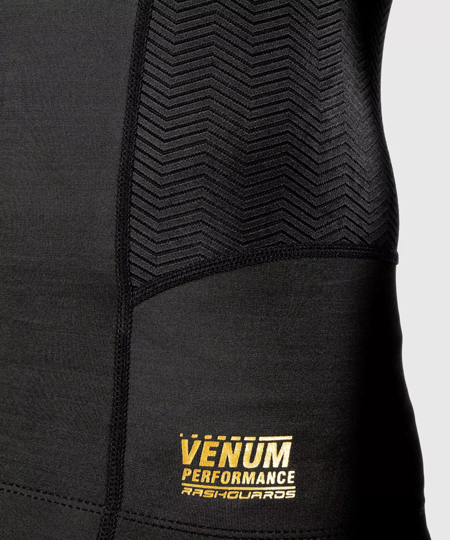 rashguard-manches-longues-venum-or-03726-126