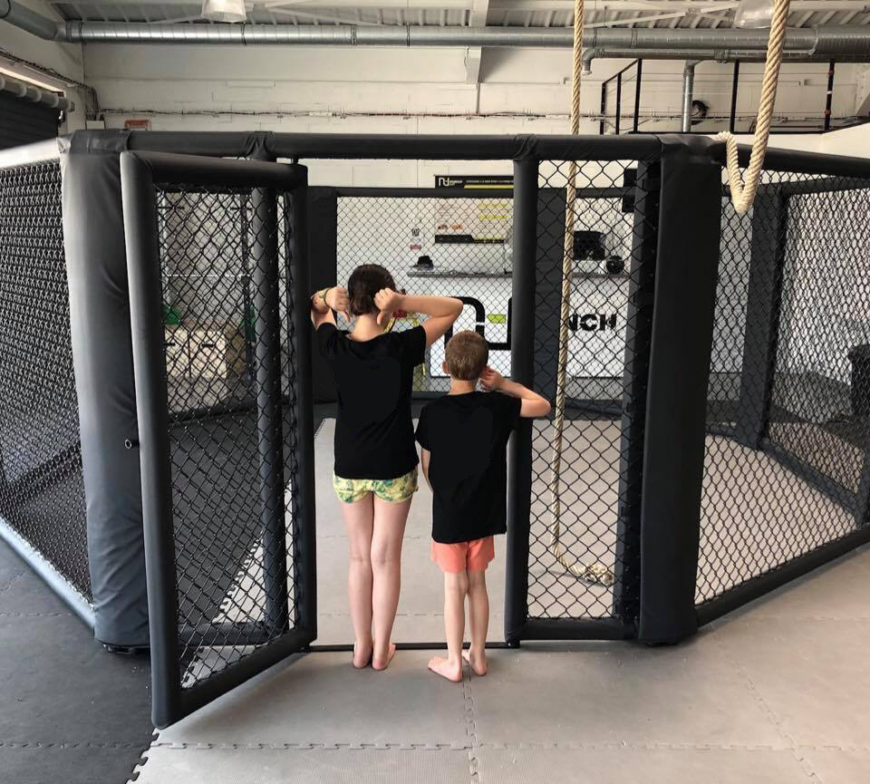 cage-de-mma-au-sol