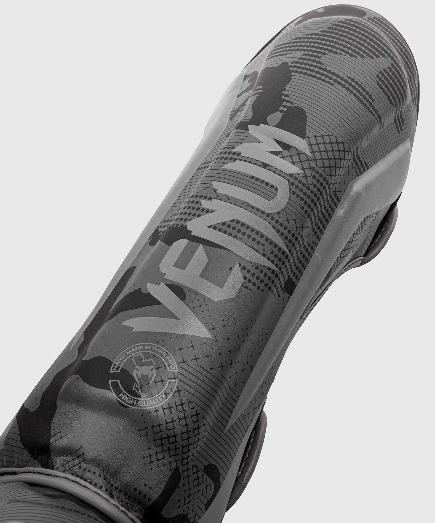 protege-tibia-pieds-elite-dark-camo-venum