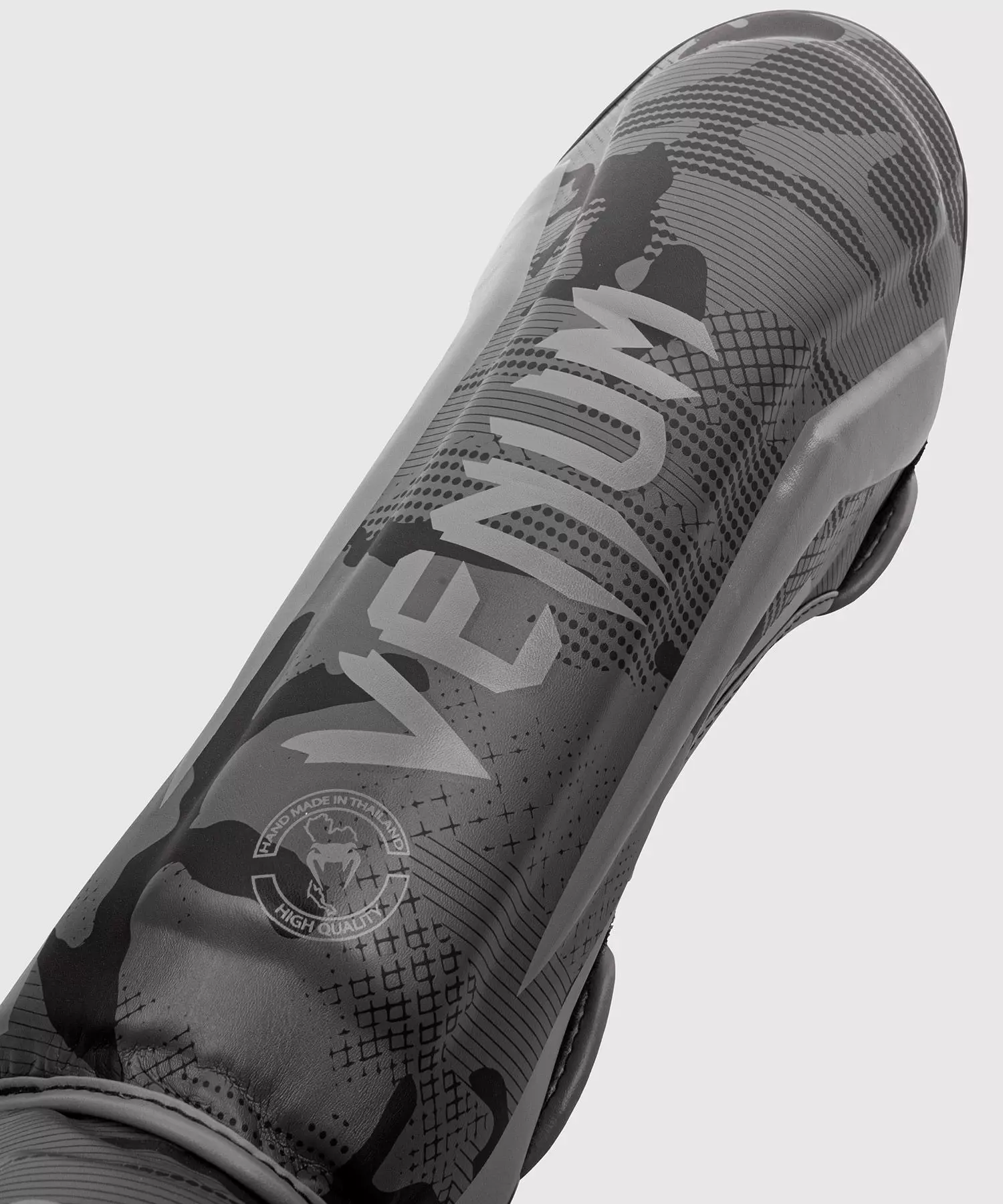 protege-tibia-pieds-elite-dark-camo-venum