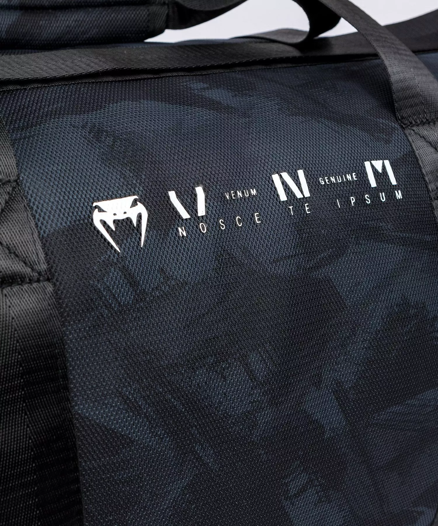 sac-de-sport-venum-noir-electron