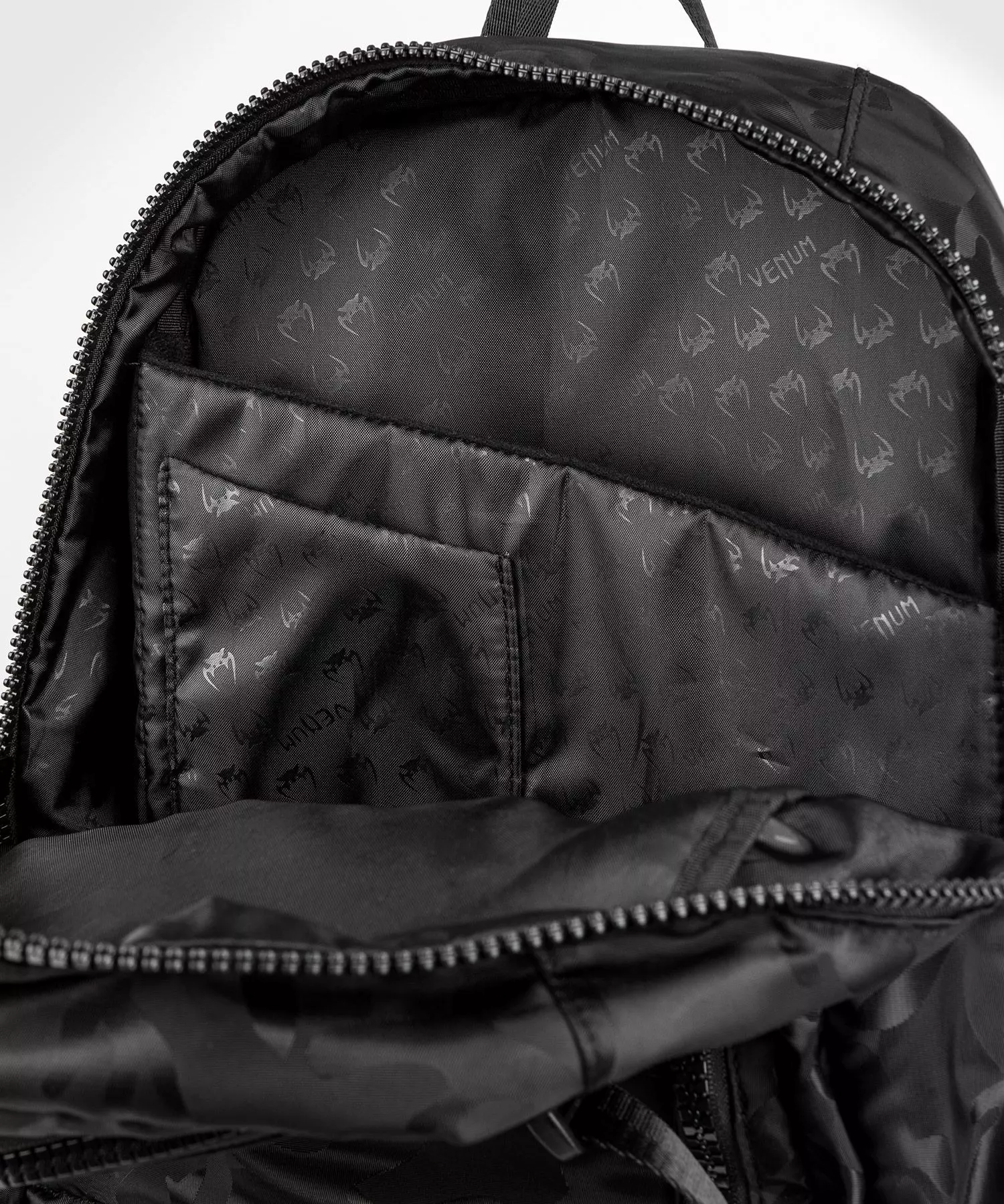 sac-venum-challenger-dark-noir-dark-camo