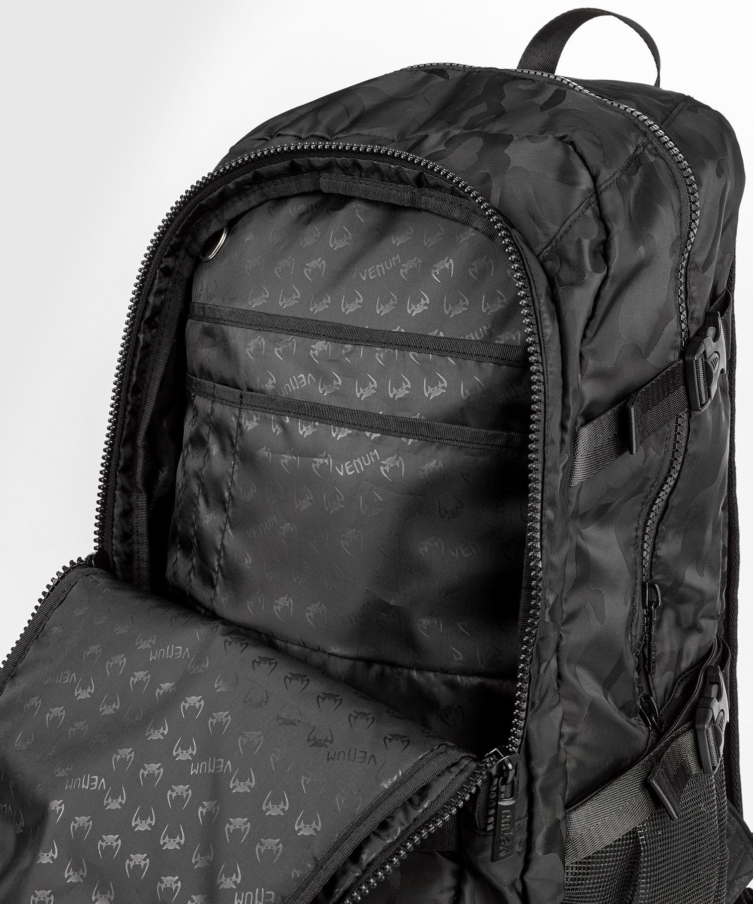 sac-challenger-venum-dark-noir-dark-camo
