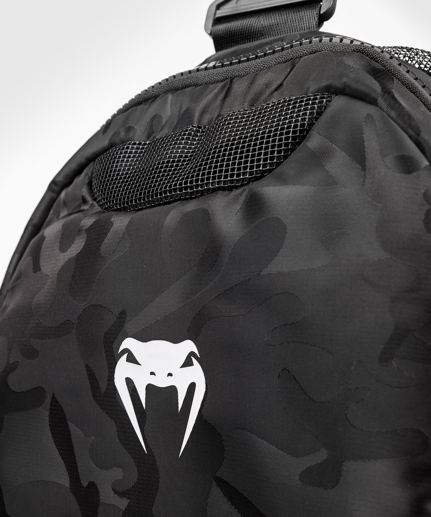 sac-sport-trainer-lite-venum-noir-dark-camo