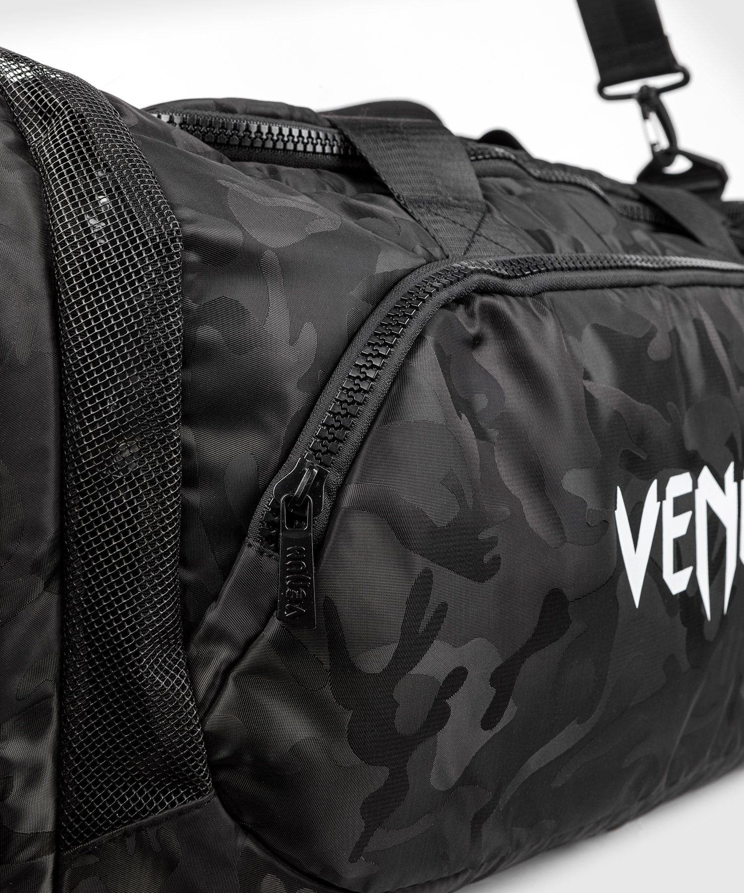 sac-de-sport-trainer-lite-noir-dark-camo-venum