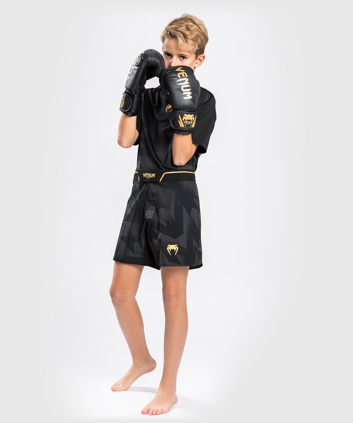 fightshort-de-boxe-razor-venum-noir-or