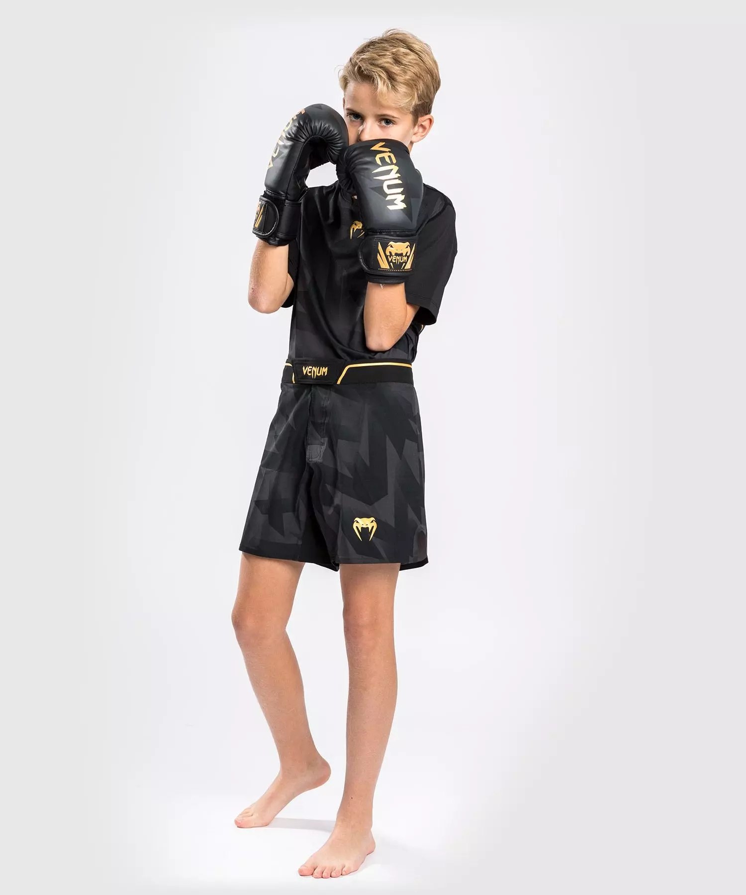 fightshort-de-boxe-razor-venum-noir-or