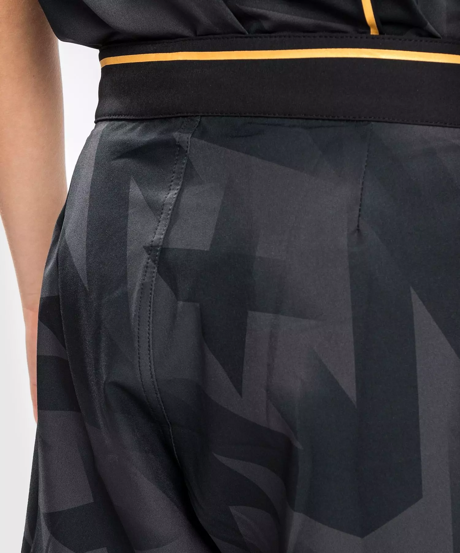 fightshort-de-mma-venum-razor-noir-or