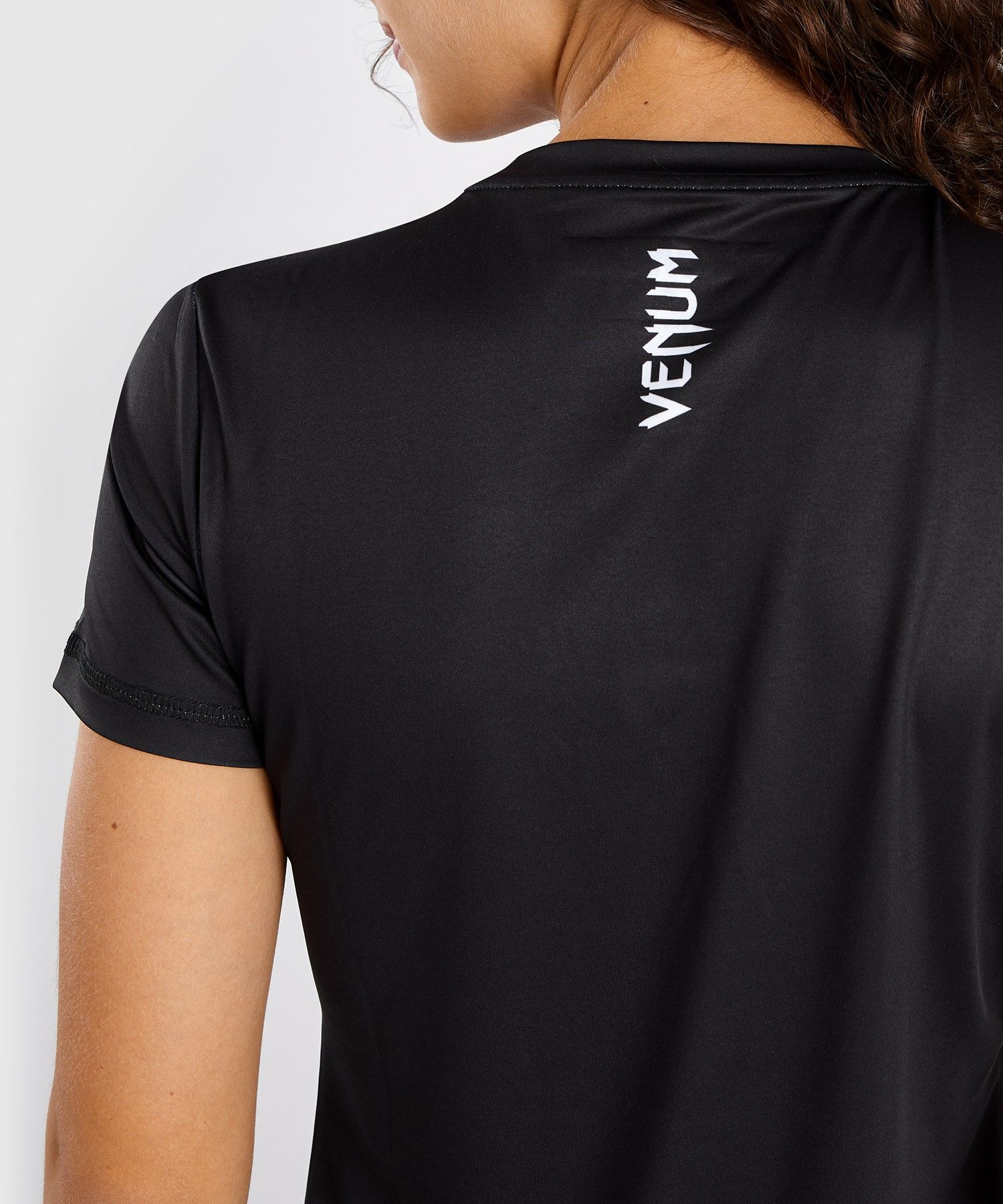 t-shirt-technique-venum-ares-dry-tech-noir-femme