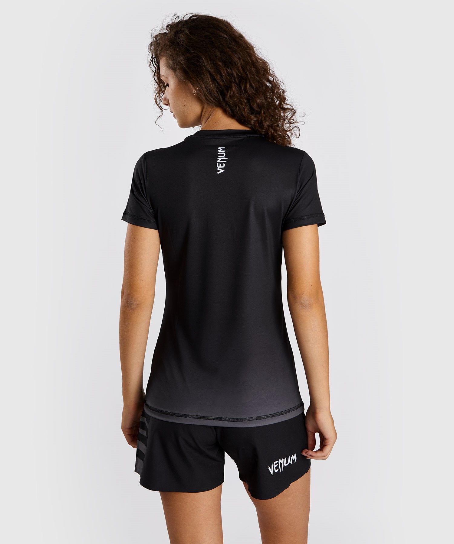 t-shirt-technique-ares-dry-tech-venum-noir-femme