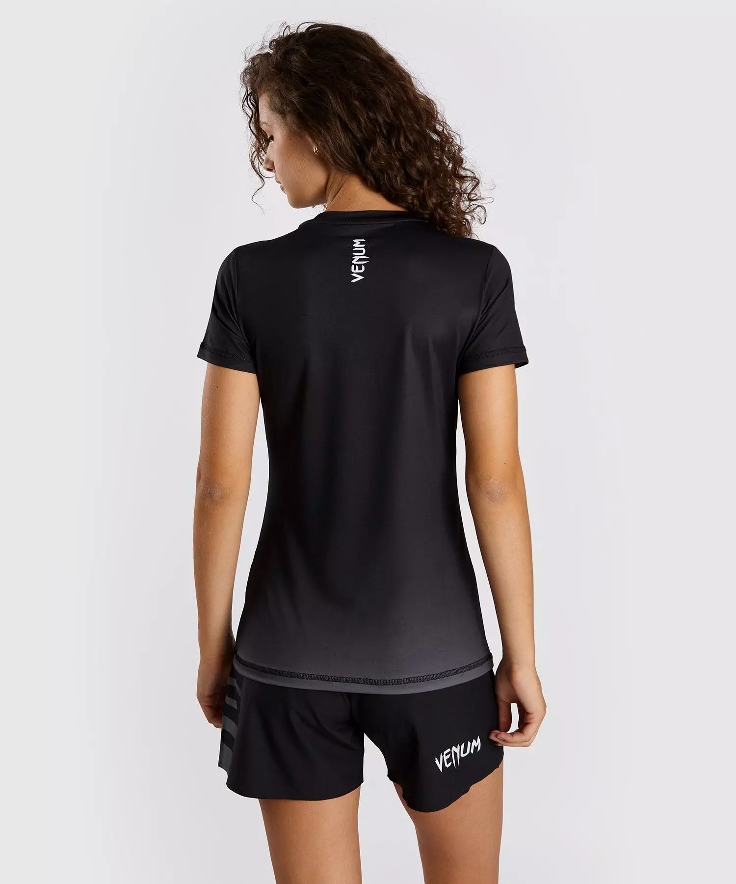 t-shirt-technique-ares-dry-tech-venum-noir-femme