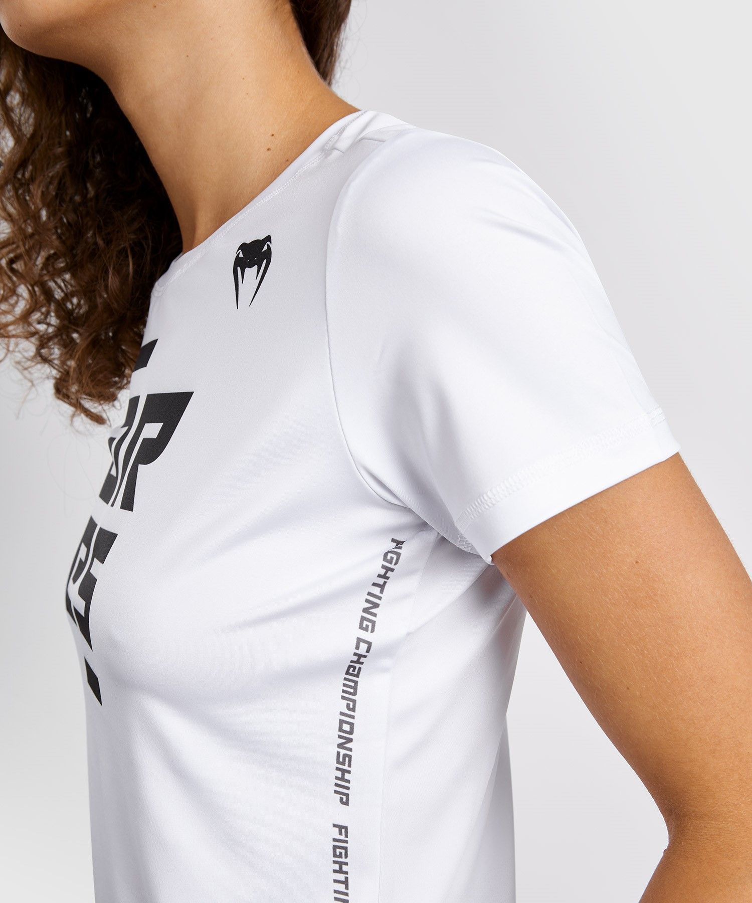 t-shirt-venum-ares-dry-tech-blanc-femme