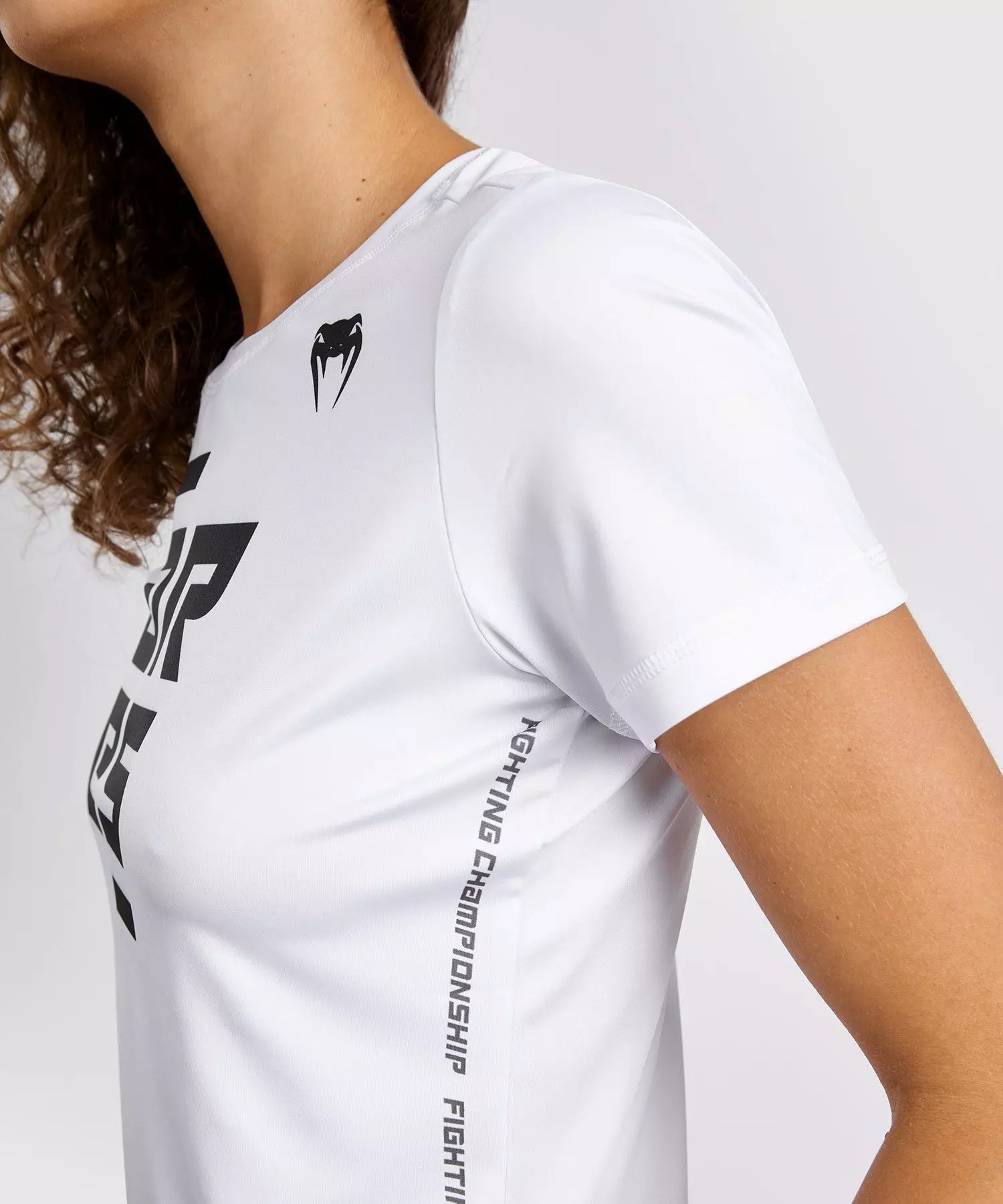 t-shirt-venum-ares-dry-tech-blanc-femme