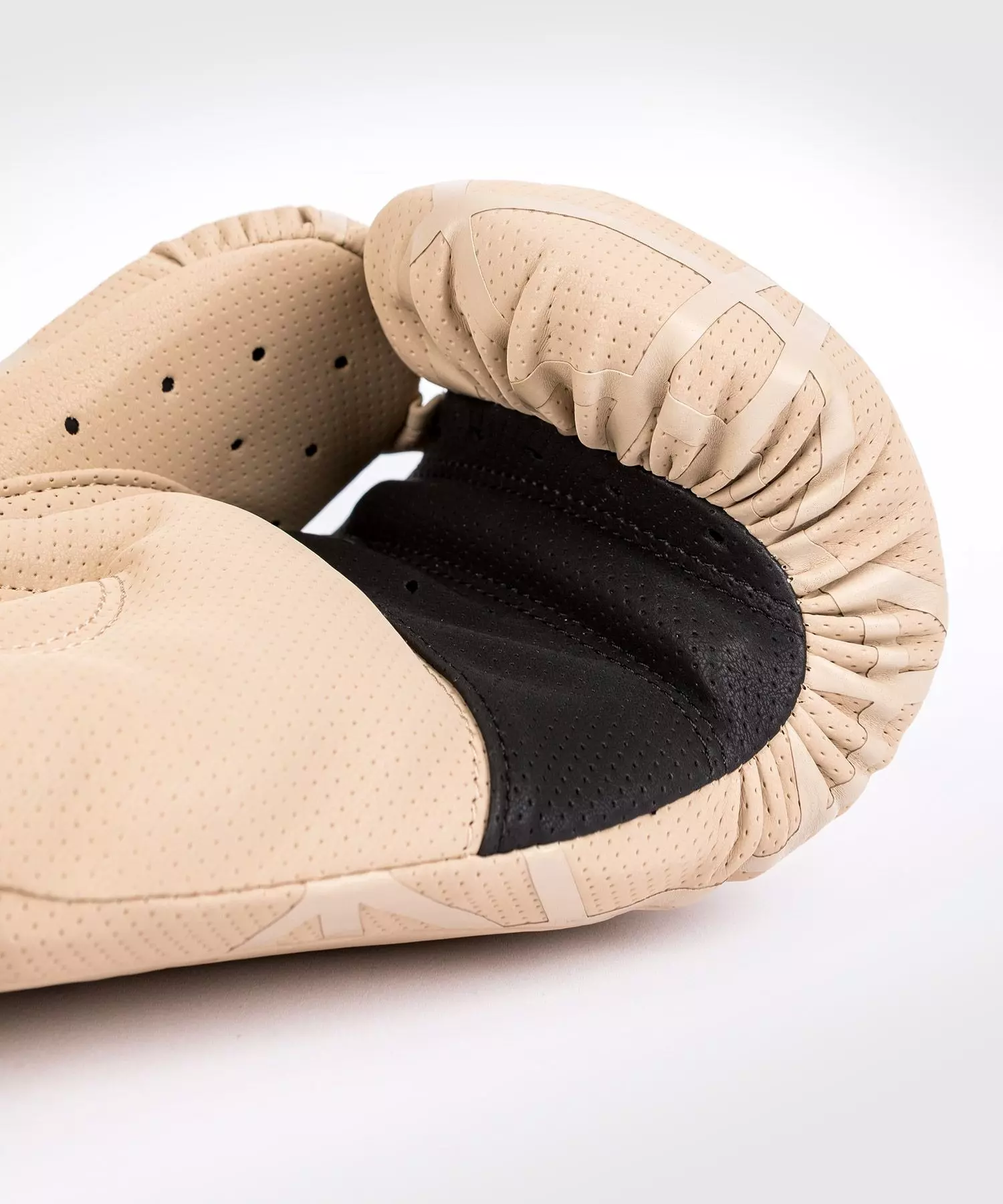 gants-boxe-venum-tecmo-beige