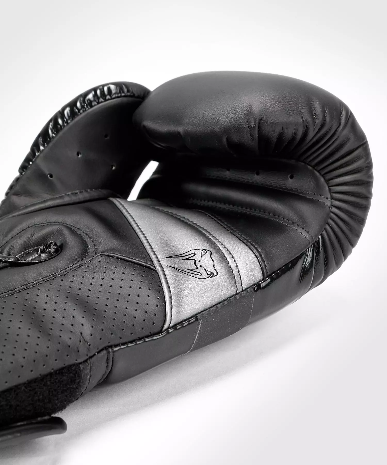 gants-de-boxe-venum-elite-evo-noir