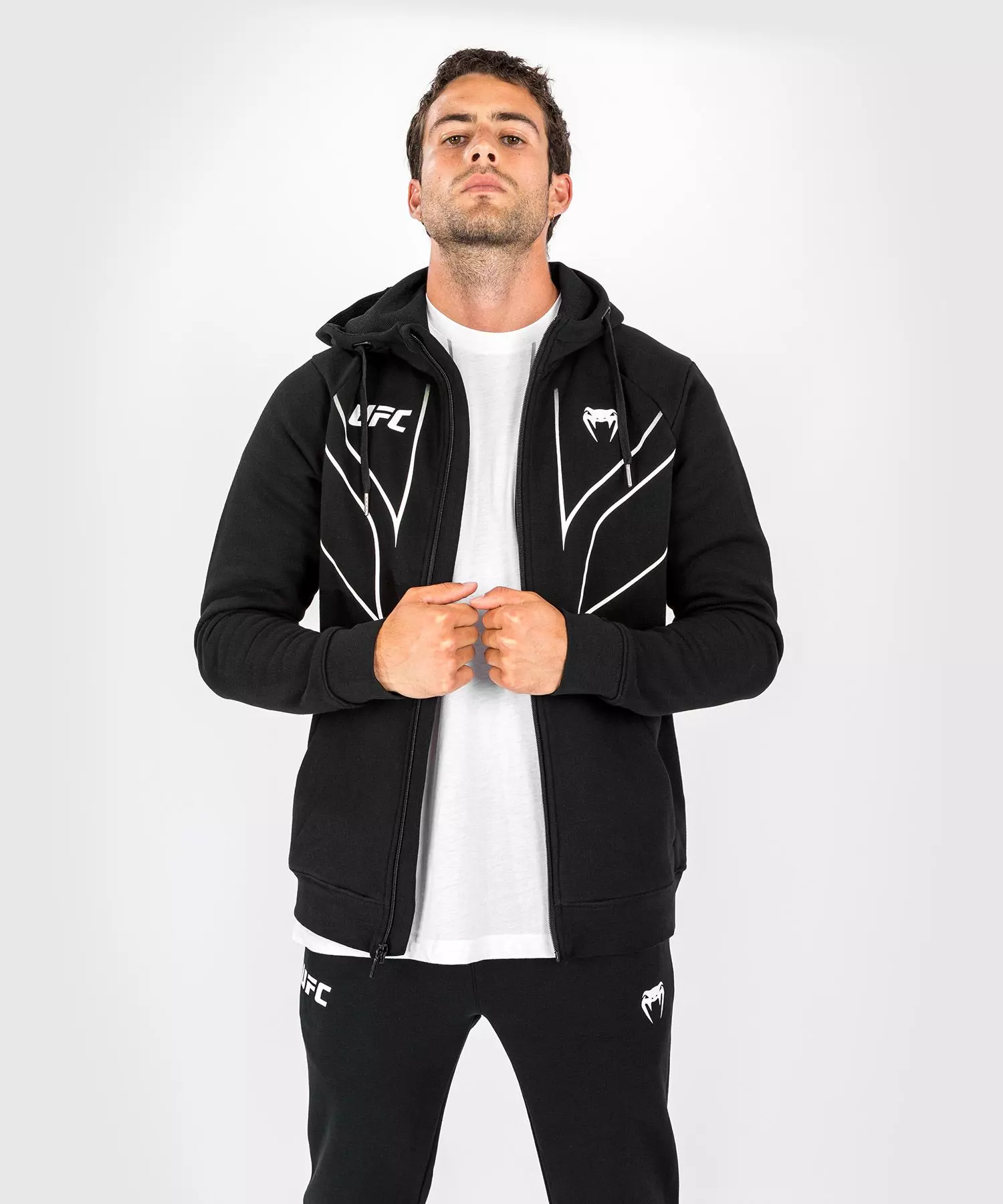 sweat-venum-ufc-zippe-a-capuche-noir-blanc