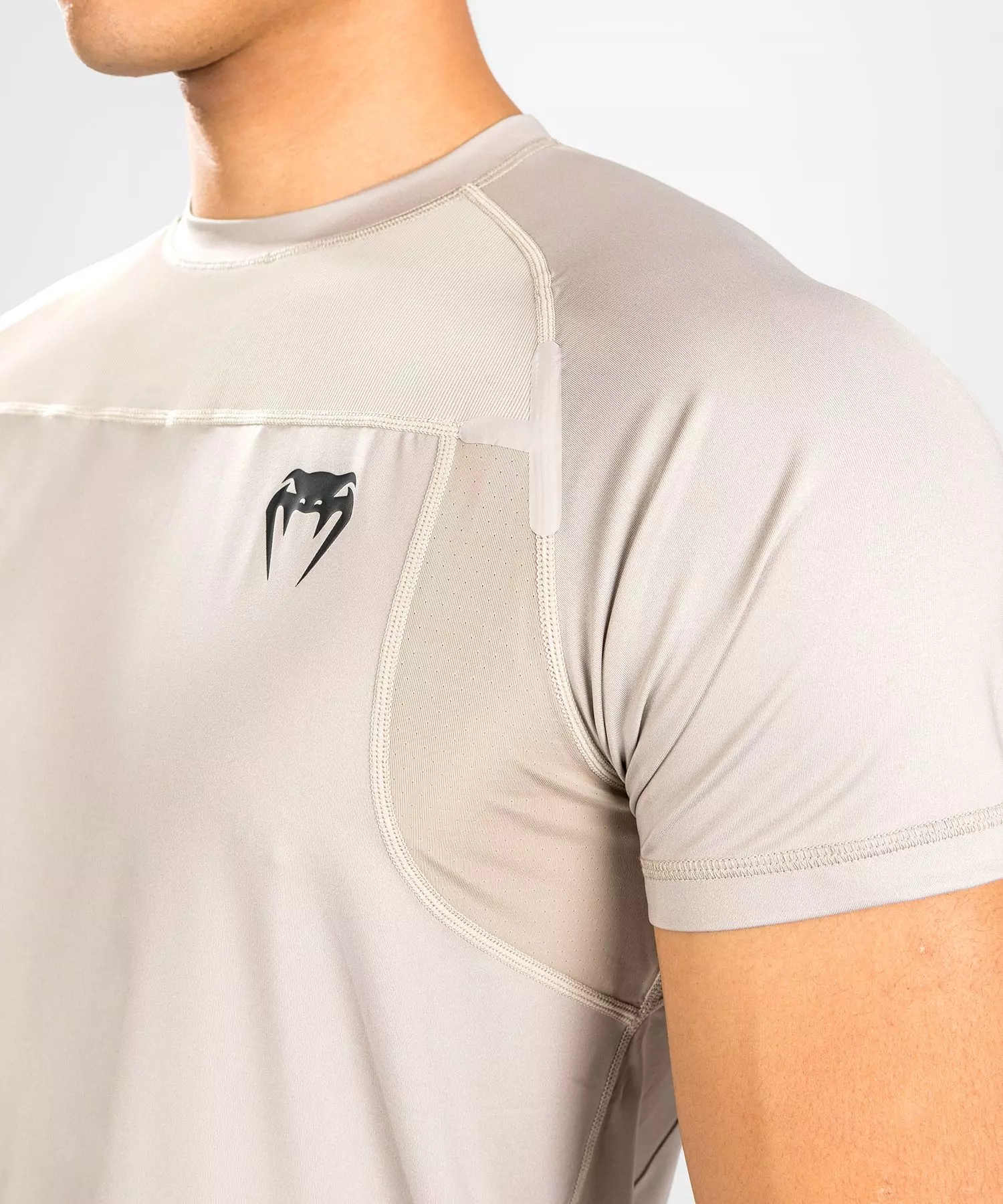 t-shirt-venum-g-fit-beige