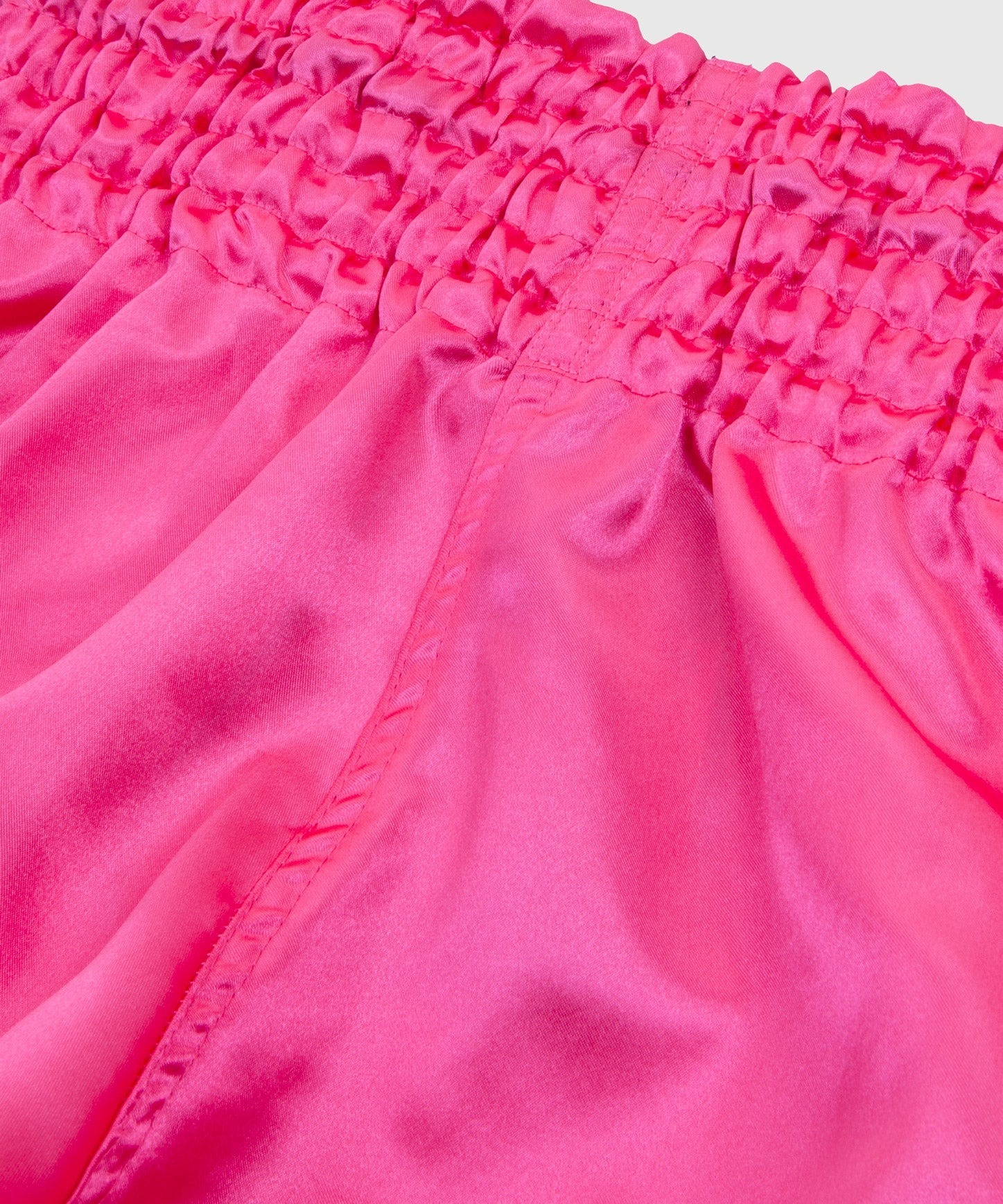 short-venum-classic-muay-thai-rose