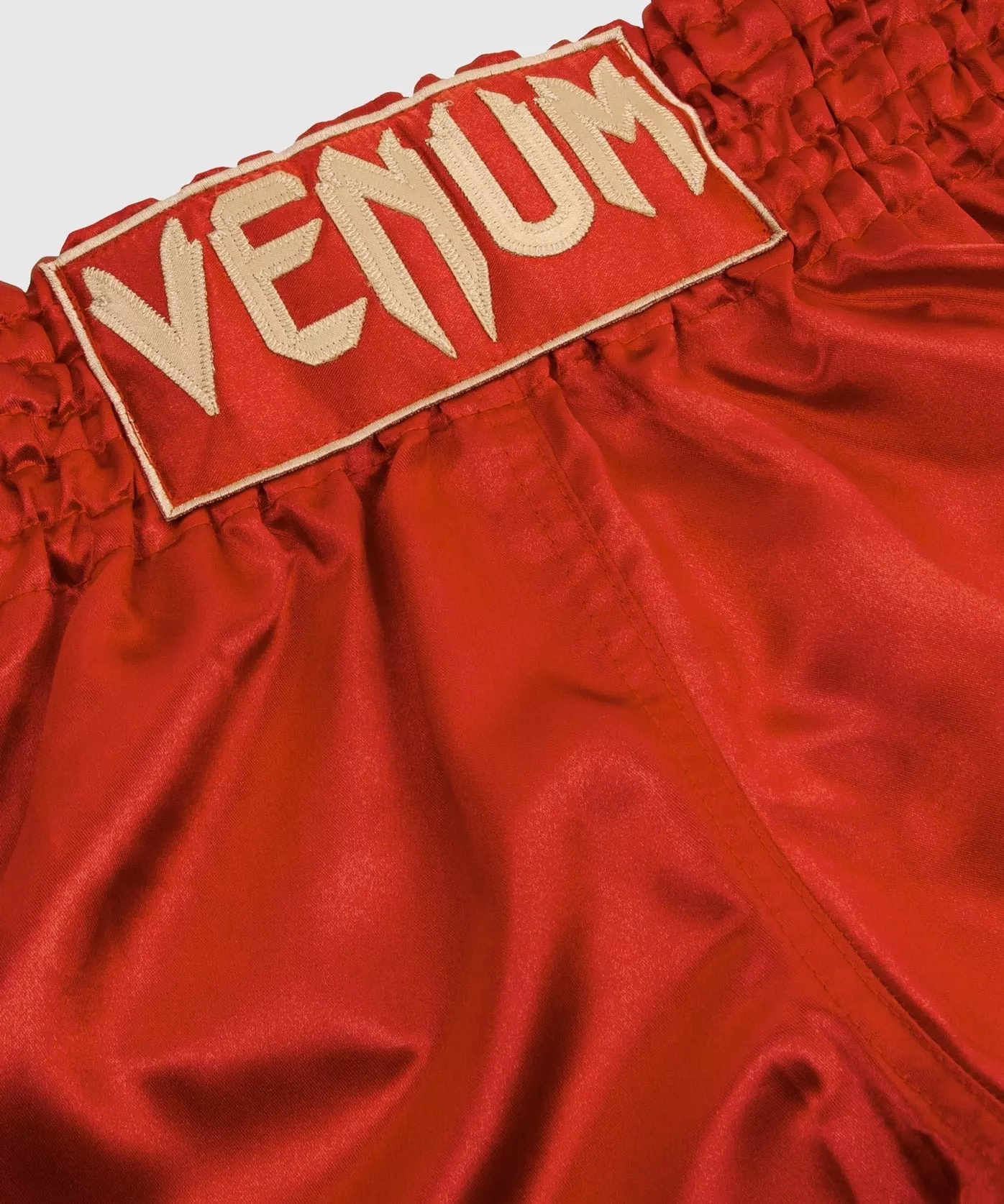 short-de-boxe-thai-venum-classic-rouge
